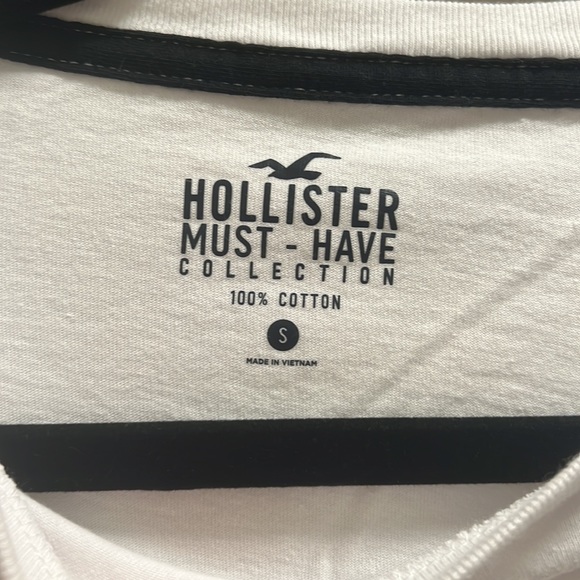 Men’s Hollister T Shirt - Picture 2 of 3